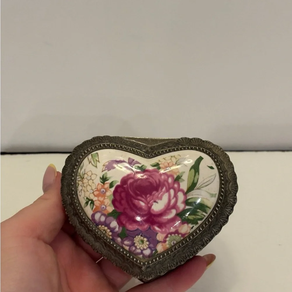 Vtg Rose Heart Shaped Embossed Metal Trinket Box Lined Silver Tone Porcelain
